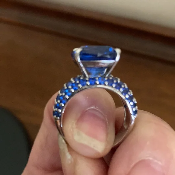 JTV 8.01CTW SQUARE CUSHION AND ROUND LAB CREATED BLUE SPINEL SIZE 6. Sterling - Picture 4 of 5